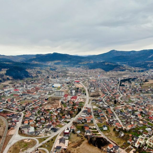 http://www.ordinacija-stanojevic.com/wp-content/uploads/2023/11/Источно-Сарајево-панорама-1024x768-1-640x640.jpg